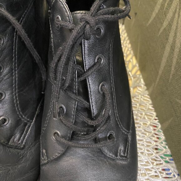 Naturalizer Leather Lace tie up Booties-sz 8M - Picture 10 of 10